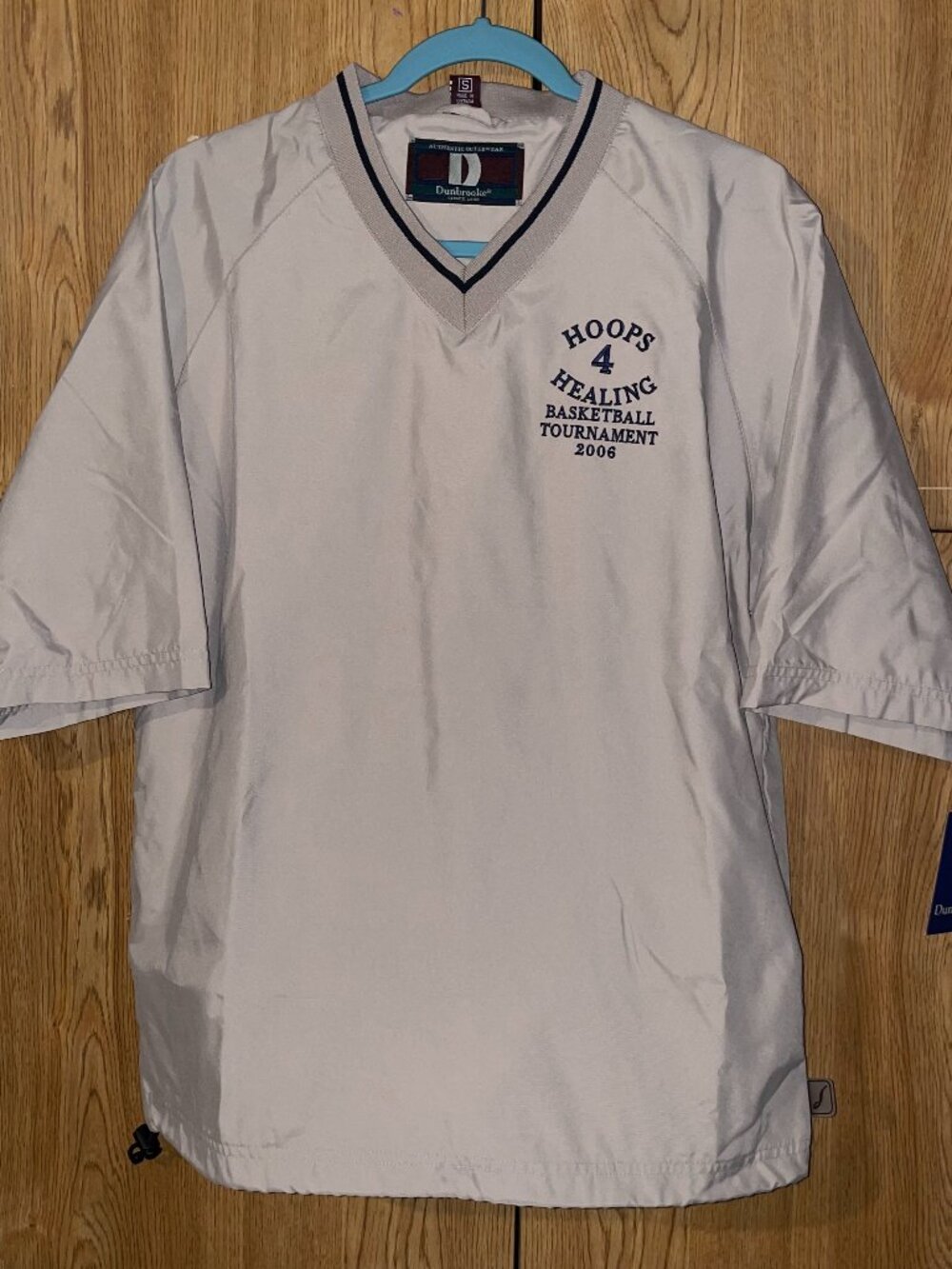 vintage 2006 hoops short sleeve windbreaker